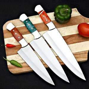 UA Supplies – Ensemble de couteaux de chef en acier carbone forgé à la main, manche en bois, finition polie, longueur personnalisable, pour droitier, artisanal - Product Image 1
