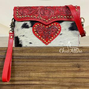 กระเป๋าหนังวัวแท้สลักลายสไตล์ตะวันตกสำหรับผู้หญิง ขายส่ง กระเป๋าสะพายไหล่แบบครอสบอดี้ ดีไซน์ลายหัวใจ กระเป๋าใบเล็กสำหรับสุภาพสตรี - Product Image 1