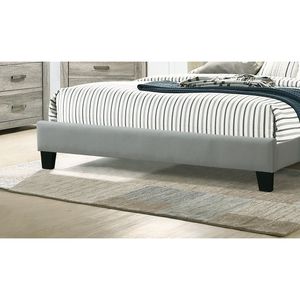 Letto Contemporaneo California King Size con Testiera Trapuntata in Polifibra Grigia, Struttura Imbottita per Camera da Letto - Product Image 6
