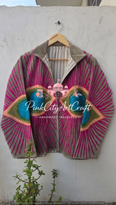 Chaqueta Acolchada de Terciopelo Bordada con Motivo de Pavo Real, Abrigo Boho Hecho a Mano, Cuello Elegante, Silueta Abierta y Cómoda, Algodón - Product Image 4