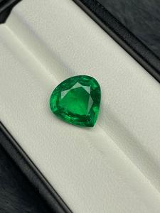 Piedra Preciosa Suelta de Esmeralda Verde Natural en Forma de Corazón para Joyería - Product Image 2