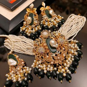 Ensemble de bijoux fantaisie plaqué or avec perles, motif floral, collier, boucles d'oreilles et parure de tête pour femme, idéal pour mariage et soirée - Product Image 2