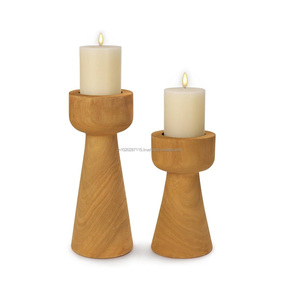 Élégant chandelier en bois haut et large, parfait pour les grandes compositions décoratives, rehaussant l'esthétique élégante des pièces. - Product Image 1