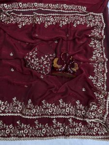 Sari indien de boutique, style Bollywood, en tissu de soie mousseline lourde et douce, avec broderie riche, C-PALLU, travail de Zari et de sequins, et bordure découpée - Product Image 6