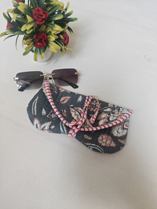 Printed Quilted <b>Sunglasses</b> <b>Case</b> with Striped Handles Soft Fashionable Eyewear Pouch Rectangle <b>for</b> Women - Product Image 6