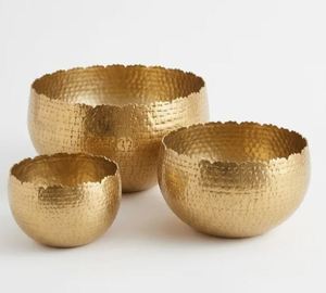 Bol décoratif moderne en métal doré avec accents sphériques noirs, fait main, pour la maison ou comme cadeau - Product Image 5