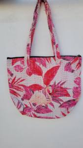 Sacs à bandoulière faits main avec des broderies Kantha, design indien, sacs en tissu Kantha faits à la main, sacs Kantha anciens. - Product Image 3