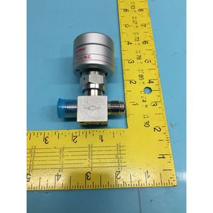 Vanne solénoïde FUJIKIN FPR-71-6.35 - Équipements et pièces semi-conductrices de renommée mondiale à confiance - Product Image 1