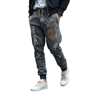 Pantalones Deportivos Vintage para Hombre con Estampado - Product Image 3