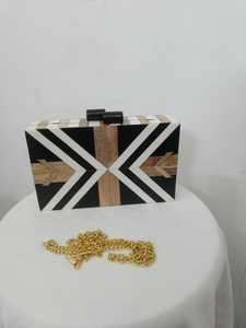 Bolso de Mano de Resina Ecológica Hecho a Mano con Patrón Personalizado - Accesorio de Moda Femenino para el Día de la Madre - Product Image 5