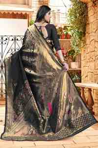 Sari en soie imprimé noir et or traditionnel pour femmes, style indien et pakistanais, coupe classique, longueur au sol, pour occasions de mariage - Product Image 2