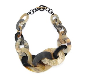 Collar de cadena de cuerno natural con colgante de eslabones ovalados para mujer, para fiestas y uso diario, de fabricante indio. - Product Image 1