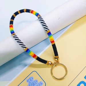 WE HERE EXPORTS Porte-clés de poignet tendance pour femme, fait main, avec perles de rocaille, pierres imitation perle et éléments à insérer pour ongles, cadeau bleu - Product Image 6