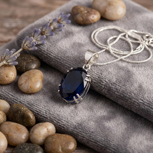 Grand collier pendentif en améthyste plaqué or 18 carats, coupe rose, pierre de naissance, chaîne en corde, laiton, fait main, bijou statement pour femme - Product Image 1