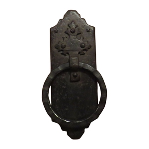 Bourrelier de porte vintage en fer forgé, rustique, en métal forgé à la main, anneau de porte antique noir en fonte pour porte en bois - Product Image 3
