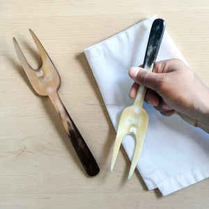 Fourchette en corne de bœuf polie à haute brillance, artisanale, naturelle, ustensile de table à prix avantageux - Product Image 4