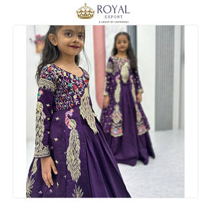Colección de Ropa Tradicional India: Lehenga Choli de Seda Chinnon Ligera y de Alta Calidad, Nuevo Diseño de Choli para Niños en Venta - Product Image 5