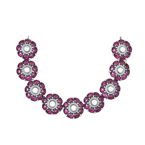 Experts dans la vente de colliers en chaîne de pierres Polki blanches et rouges de qualité supérieure, de forme florale et glamour, avec accents décoratifs, à bas prix - Product Image 1