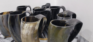 Authentiques cornes à boire vikings, chopes médiévales, tasses à bière en corne, cadeaux pour les garçons d'honneur, le témoin, les demoiselles d'honneur, cadeaux de mariage, cadeaux pour la fête des mères - Product Image 3