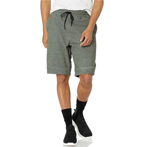 Pantalones cortos Bermuda ligeros, elásticos y de secado rápido para hombre, de corte relajado y elegantes, perfectos para vacaciones. - Product Image 3