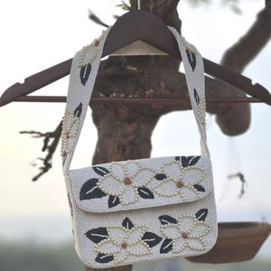กระเป๋าคลัทช์สะพายข้าง MS Handicraft ทำมือประดับลูกปัดแก้วลายตาปีศาจ ปรับแต่งรูปทรงและสีได้ สไตล์โบโฮ ป้องกันภัย โชคดี สำหรับออกงานกลางคืน - Product Image 5