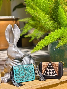 Portable Handmade 100% Genuine Leather Mini Coin Purse Hand Tooling Florals Carved With Checkered Pattern Mini Coin Chain <b>Wallet</b> - Product Image 2