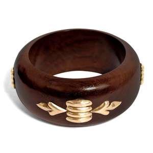 Bracelet artisanal en bois de Sheesham avec incrustation en laiton doré, style bohème chic, large et épais, bracelet manchette empilable. - Product Image 3