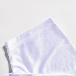 Camisetas de Fútbol Blancas sin Estampado, Camiseta de Práctica de Fútbol de Malla Blanca en Poliéster de Alto Rendimiento, Ligera y Transpirable con Diseño de Cuello en V - Product Image 3