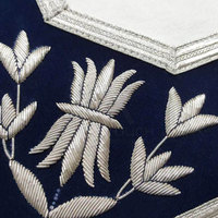 Tabliers maçonniques haut de gamme, design personnalisé avec coutures soignées, pour la tenue traditionnelle et une utilisation formelle, tabliers maçonniques durables