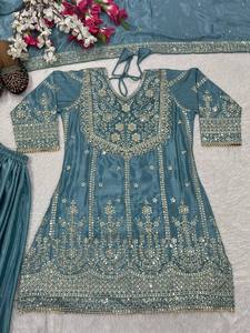 Elegante Traje Étnico de Seda Bordada en Verde Menta con Pantalón Palazzo de Manga Larga y Dupatta, Estilo Pakistaní - Product Image 3