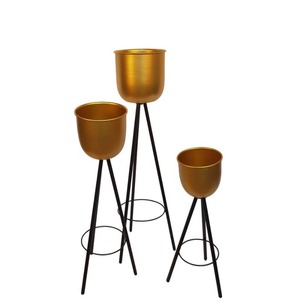 Juego de 3 Macetas de Hierro Forjado a Mano, Estilo Clásico, Acabado Tallado a Mano, Excelente Calidad - Product Image 6