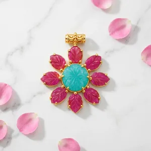 Pendentif de mode unique en laiton plaqué or 18 carats avec pierre précieuse de jade, vente en gros, bijoux fantaisie élégants et minimalistes en forme de fleur pour femmes - Product Image 1