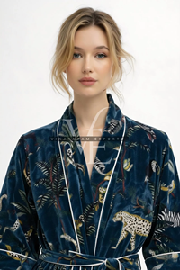 Kimono de terciopelo hecho a mano con estampado botánico de vida silvestre, largo, informal, de verano, estilo bohemio, tipo abrigo. - Product Image 2
