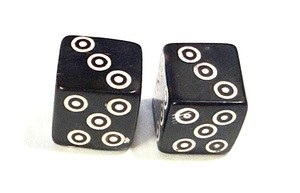 Dés en corne de buffle faits à la main, dés de jeu artisanaux naturels, dés carrés polis pour jeux de rôle et jeux de société - Product Image 3