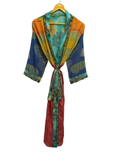 Kimono indio de seda con patchwork, túnica larga para dormir o para la playa, hecho a mano, vintage, de sari de seda reciclada. - Product Image 2