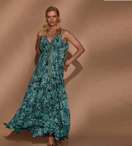 เดรสแม็กซี่สำหรับผู้หญิง ทรงโบโฮ แขนกุด คอวี เปิดหลัง ทรงพลิ้วไหว ชุดเดรสชายหาดฤดูร้อนแบบยาว แต่งระบายชายกระโปรง คละสี - Product Image 1