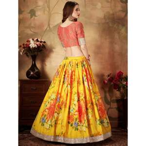 Ensemble Lehenga Choli en organza imprimé jaune pour femmes de grande taille - Product Image 5