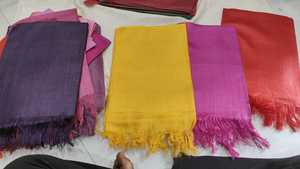 Écharpes en soie Tussah unies multicolores avec franges pour accessoires de mode - Product Image 5