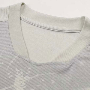 Maillot de football sublimé à col en V pour homme, manches courtes, anti-humidité, coupe athlétique, toutes saisons, imprimé blanc - Product Image 3