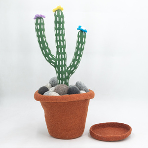 Cactus de Fieltro de Lana Hecho a Mano con Maceta – Decoración de Plantas de Fieltro Verde, Decoración para el Hogar al por Mayor, Artesanía Ecológica de Comercio Justo - Product Image 1