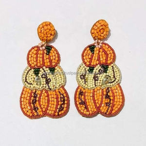 Pendientes Colgantes Bohemios de Cuentas con Diseño de Flor y Cascanueces, Hechos a Mano, Joyería Navideña Temática, con Cuentas de Semillas, de Destaque, Regalo Unisex - Product Image 5