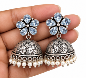 Pendientes de circonita blanca con diseño de flor |   Pendientes de Boda Vintage de Latón Plateado en Plata |   Proveedor Mayorista Personalizado OEM ODM - Product Image 4