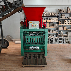 Maquinaria de fabricación de ladrillos para bloques de hormigón automática tipo tolva eficiente a África - Product Image 2