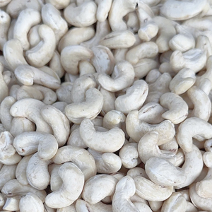 Proveedor Confiable de Vietnam, Marca SANTIGO, Nueces de Anacardo Congeladas al por Mayor, 2 Años de Duración, 22.68 kg/bolsa, Exportadas a Dubái, UE, Medio Oriente - Product Image 1