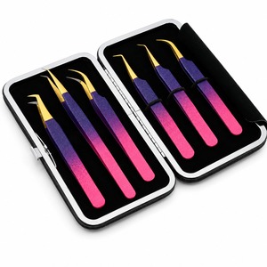Ensemble de 6 pinces à cils roses et violettes à pointe dorée avec étui, pinces à cils courbées de précision pour l'application de volume - Product Image 2
