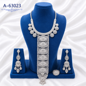 Conjunto de Joyería Nupcial India Étnica Chapada en Oro de 24K con Circones, Collar, Pendientes y Anillo de Diseño Geométrico para Mujer, Aleación A-63023 - Product Image 1
