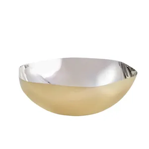 Bol décoratif artisanal moderne avec finition haut de gamme pour la décoration de table basse, utilisation commerciale de luxe, bol en métal décoratif - Product Image 1