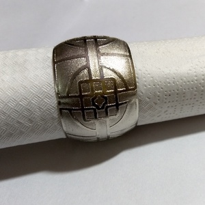 Designer Classic Iron Eco-Friendly Napkin <b>Ring</b> <b>Holder</b> for Home Office & Bar Tableware - Product Image 1