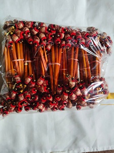 Palillo para el Cabello de Madera Ecológico Hecho a Mano de 13 CM con Cuentas, Flores, Borlas y Diseño Geométrico de Concha |   Accesorios para el Cabello con Pasadores Étnicos para Mujer - Product Image 3