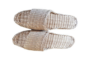 Pantoufles en jacinthe d'eau fabriquées à la main au Vietnam, pantoufles naturelles pour hôtel, plage, fabricant en gros, export - Product Image 5